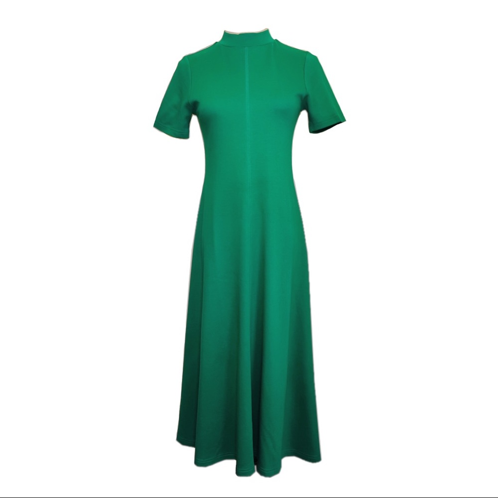 Bottleneck half sleeve A line dress